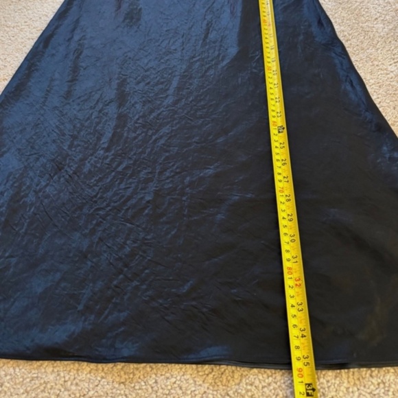Babaton- Slip Satin Maxi Skirt Black Size 6 - Picture 10 of 10